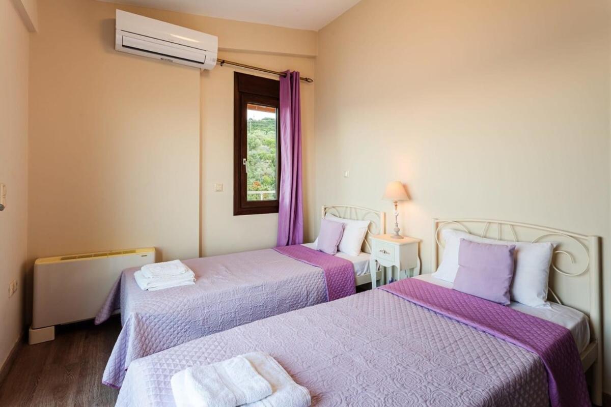 Villa Armonia - Beachfront Majestic Retreat Petalidi Bagian luar foto