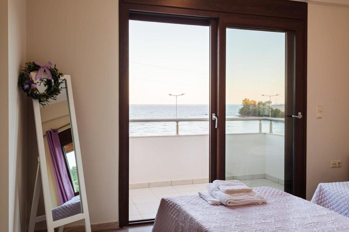Villa Armonia - Beachfront Majestic Retreat Petalidi Bagian luar foto