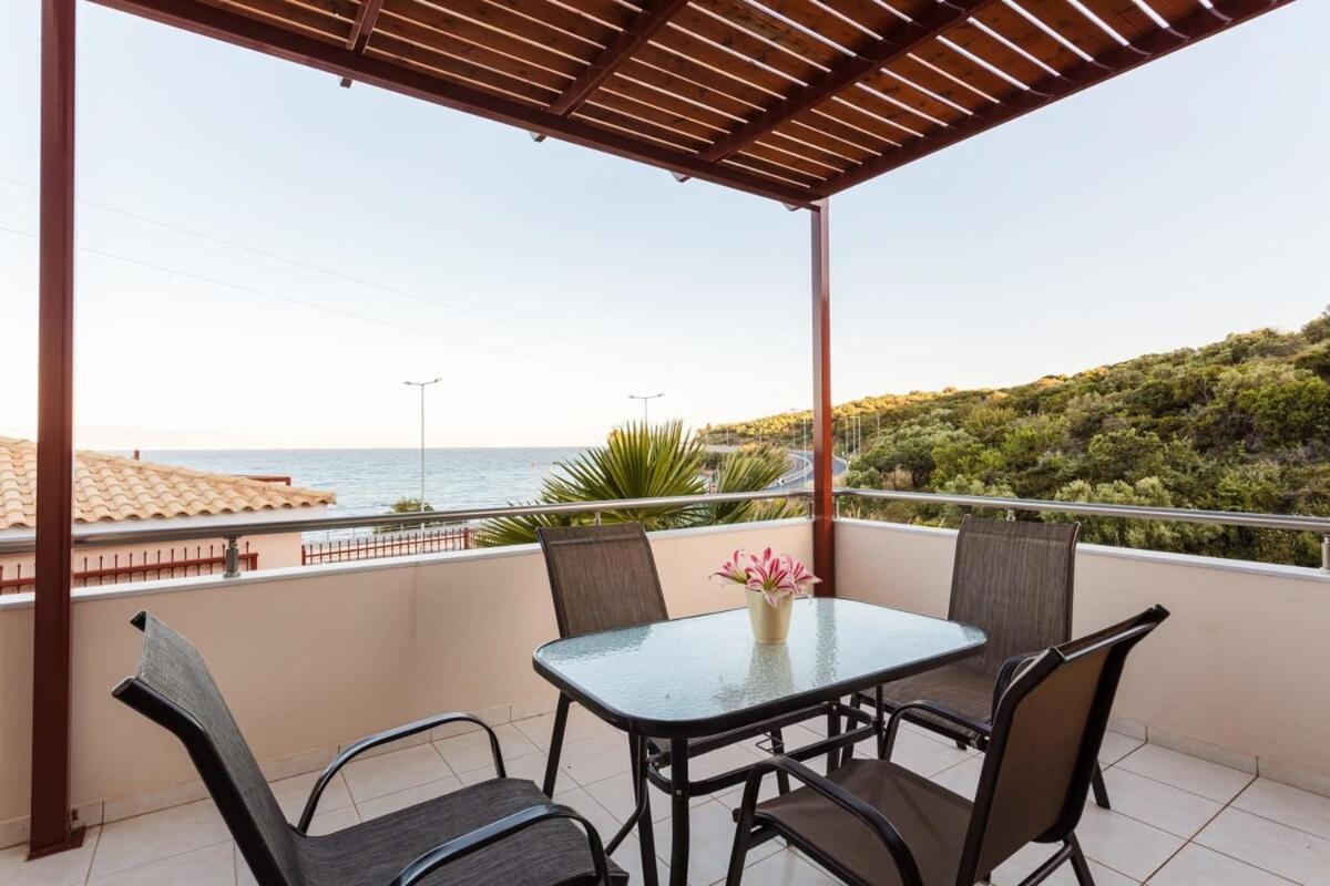 Villa Armonia - Beachfront Majestic Retreat Petalidi Bagian luar foto