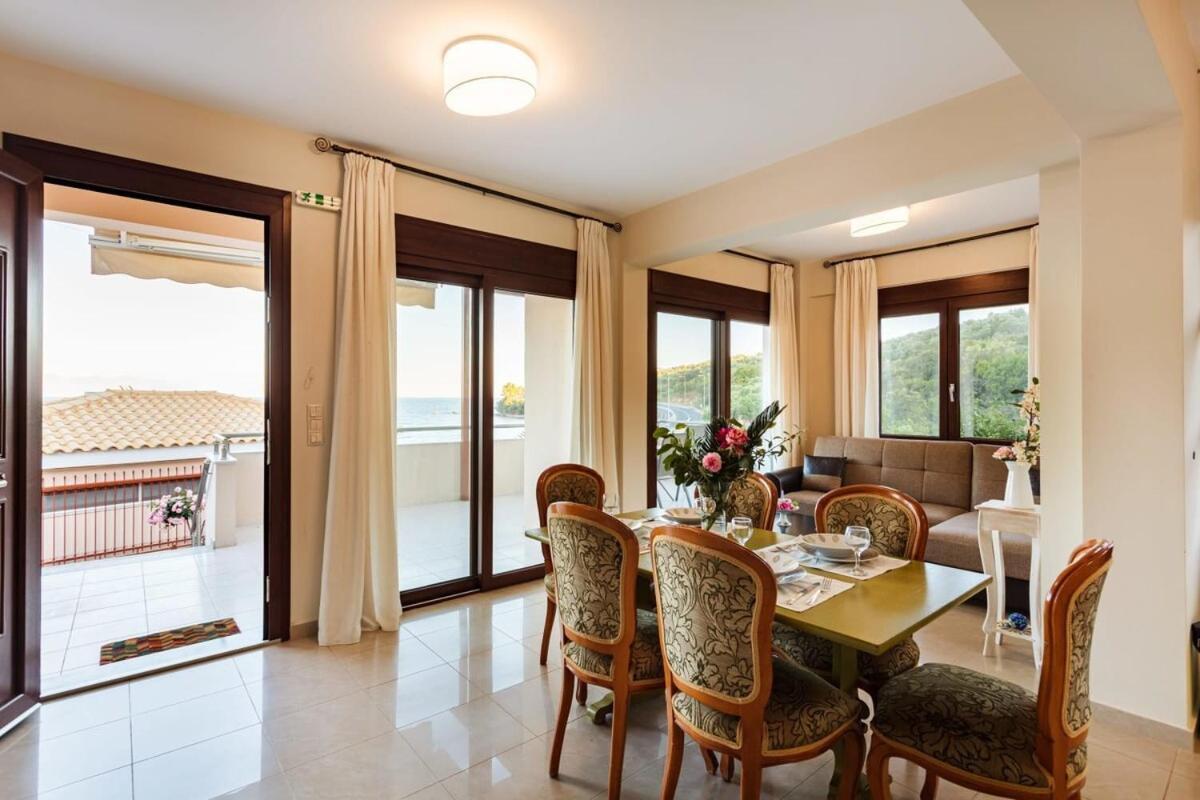 Villa Armonia - Beachfront Majestic Retreat Petalidi Bagian luar foto